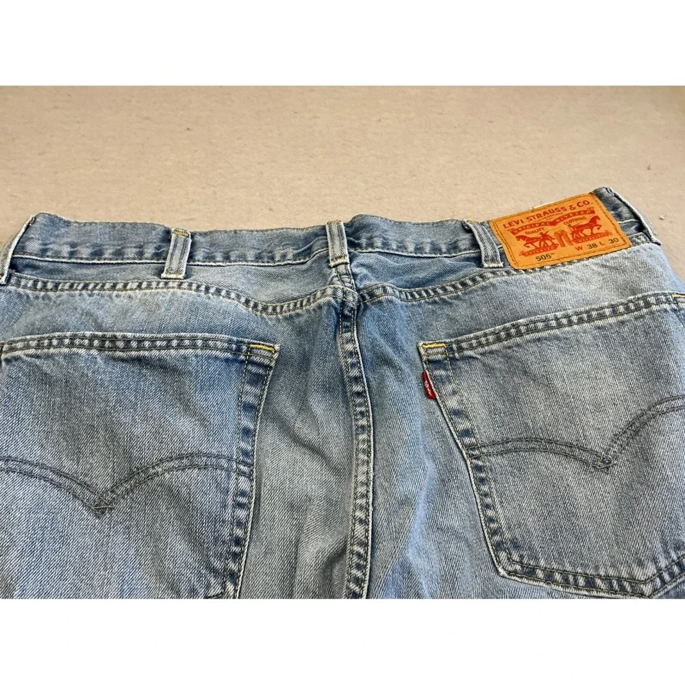 Levis preowned these